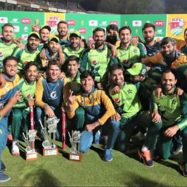 Imad Wasim Fan WhatsApp Group cover