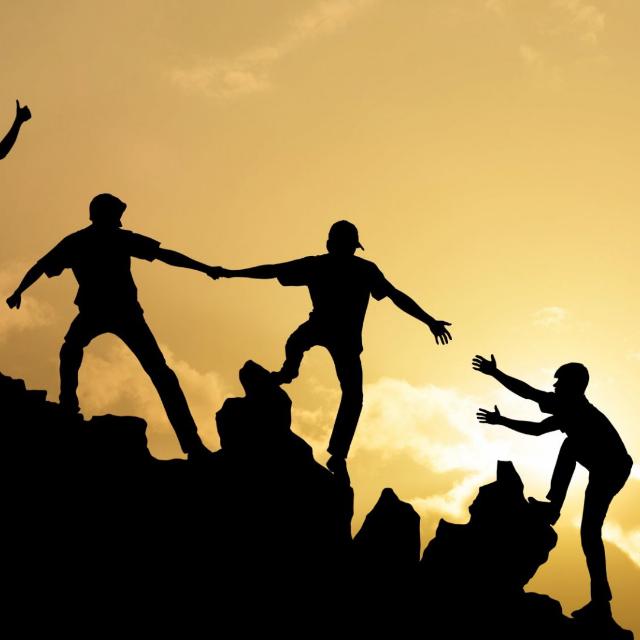 Build Strong Community🤝