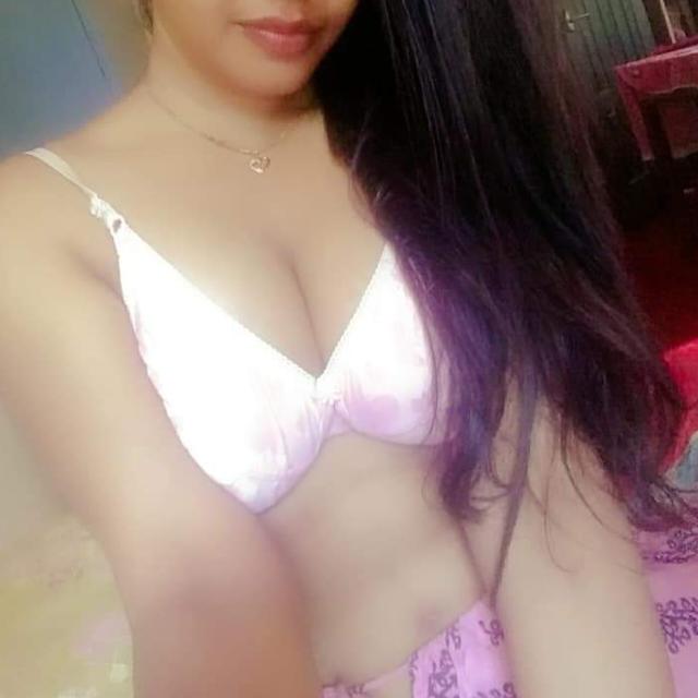 🔥𝚁.𝙴.𝙻𝙻.𝚈.𝙲.𝙰.𝙻𝙻.𝙶.𝙸.𝚁.𝙻💦٭ WhatsApp group in Entertainment/Masti, Pakistan, Urdu group/channel image