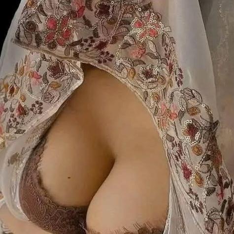 فــل ہــاٹ لـــڑکـــی WhatsApp group in Entertainment/Masti, Pakistan, Urdu group/channel image