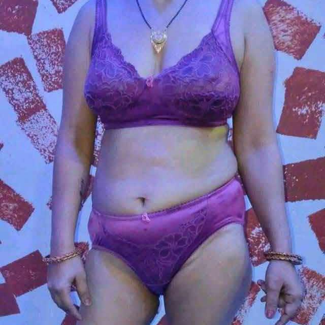 Hot Cpl Group's logo