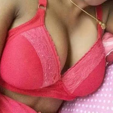 ویڈیو کال پر پانی نکالنی والی لڑکی 💦 WhatsApp group in Entertainment/Masti, Pakistan, Urdu group/channel image