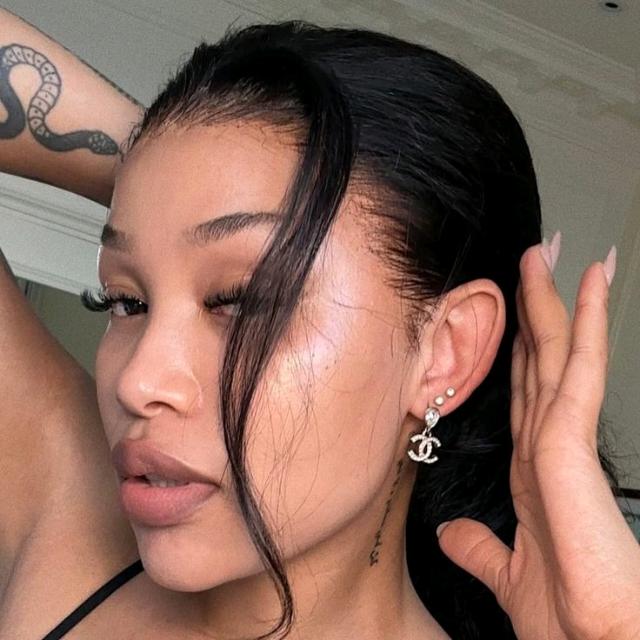 ACTIVE 🎃 VIBES 🎃 ONLY 🎃 WITH FRIENDS 🔥 Group's logo