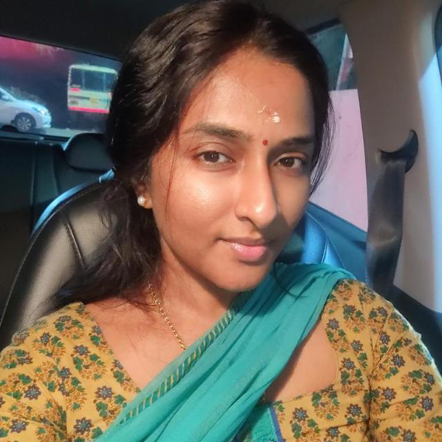 Tamil Ponnu 🥵 Group's logo