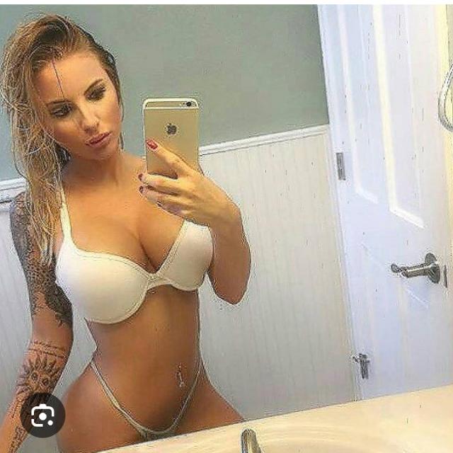  Pakistani tiktokrs videos Group's logo