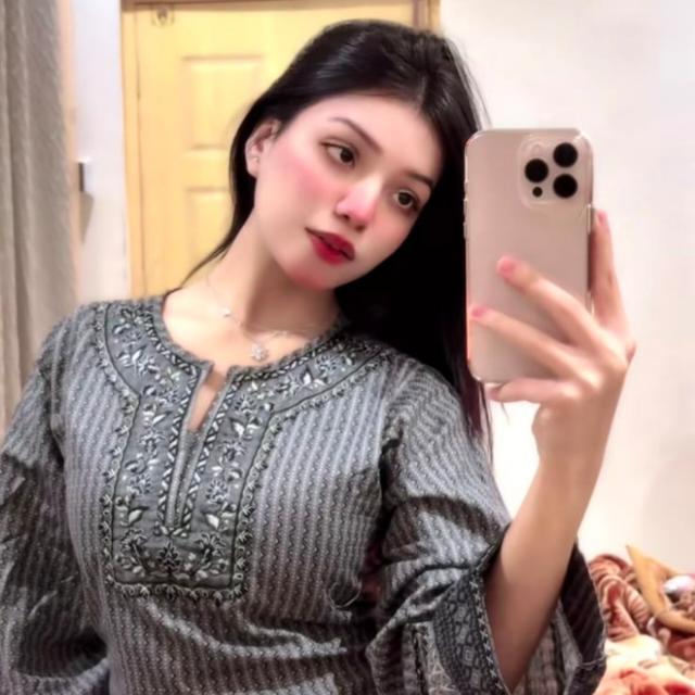 Pakistani tiktokstar video Group's logo