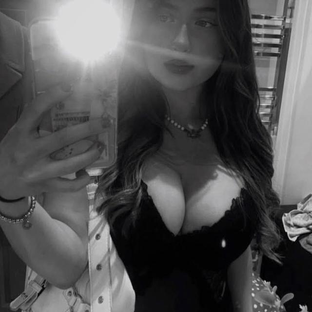 سیکسی لڑکی 😋 WhatsApp group in Entertainment/Masti, Pakistan, Urdu group/channel image