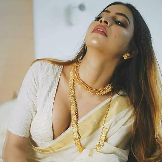 Hot Bhabhi
