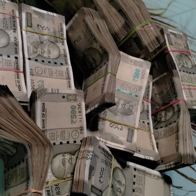 Earn cash through instagram 🤑💰 Group's logo