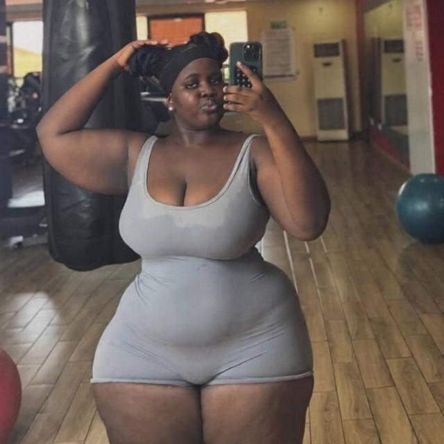 LEGIT SUGAR MUMMY CONNECTION Group's logo