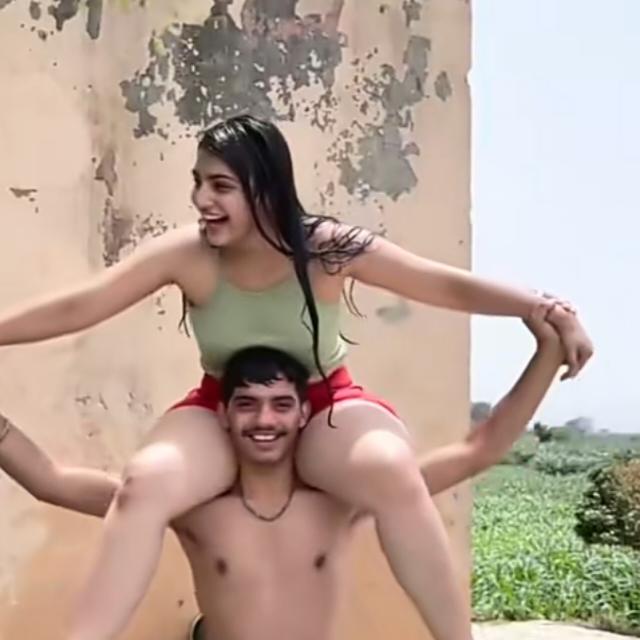 Desi Girls 😷🥵's Group Logo